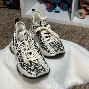 Steve Madden Maxima Sneaker in Leopard